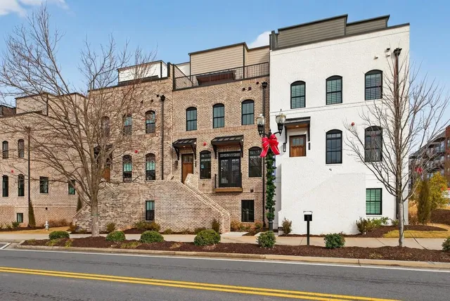 $869,000 | 4802 Moonview Lane, Sugar Hill, GA 30518