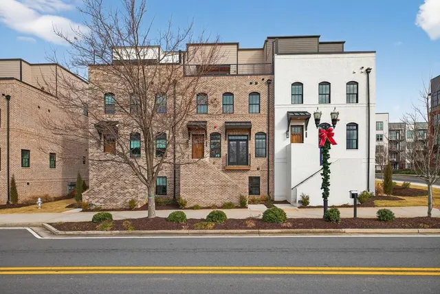 $869,000 | 4802 Moonview Lane, Sugar Hill, GA 30518