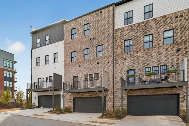 $869,000 | 4802 Moonview Lane, Sugar Hill, GA 30518