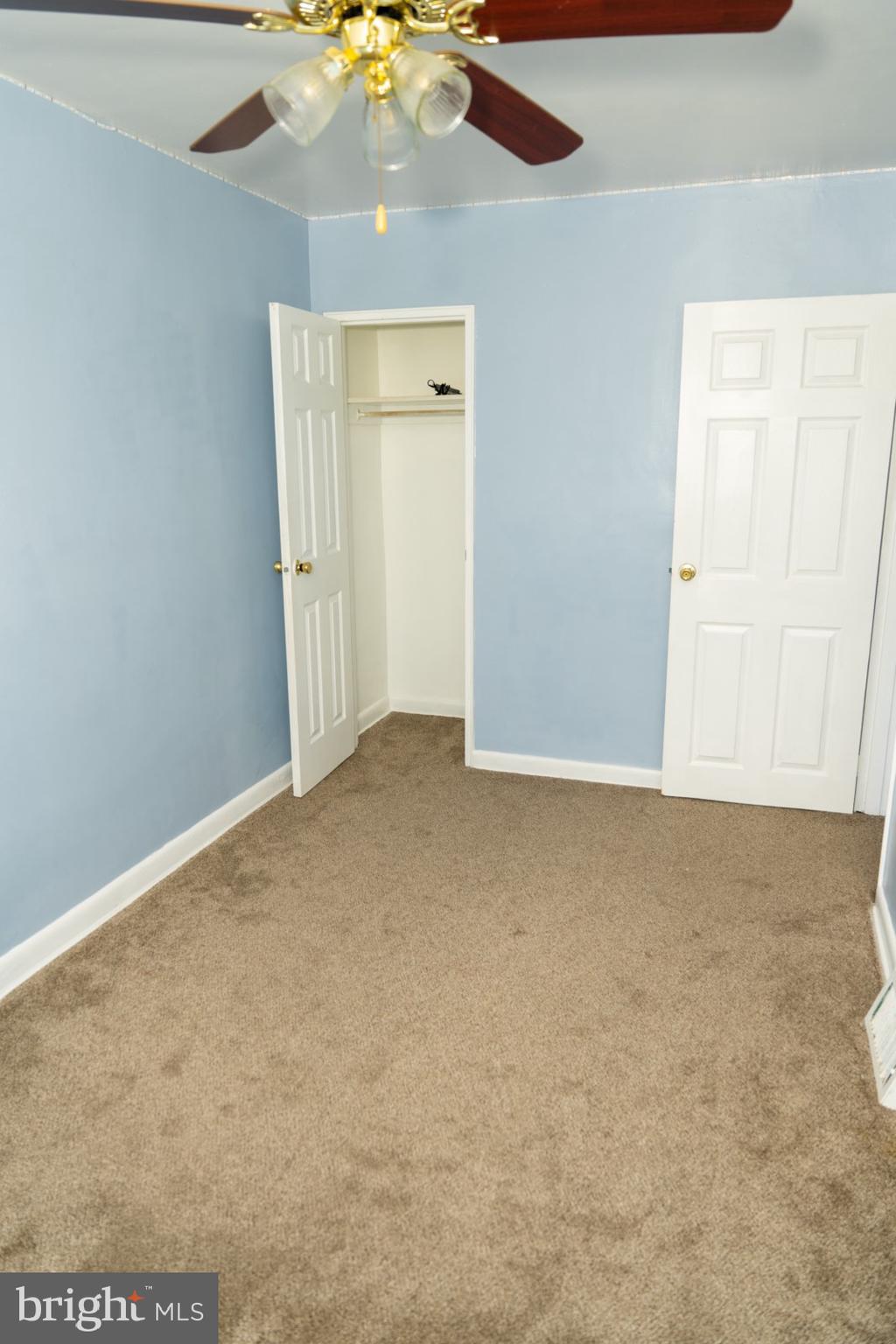 8729 Ditman Street Philadelphia, PA 19136 - Photo 12 of 32 ROOM 1