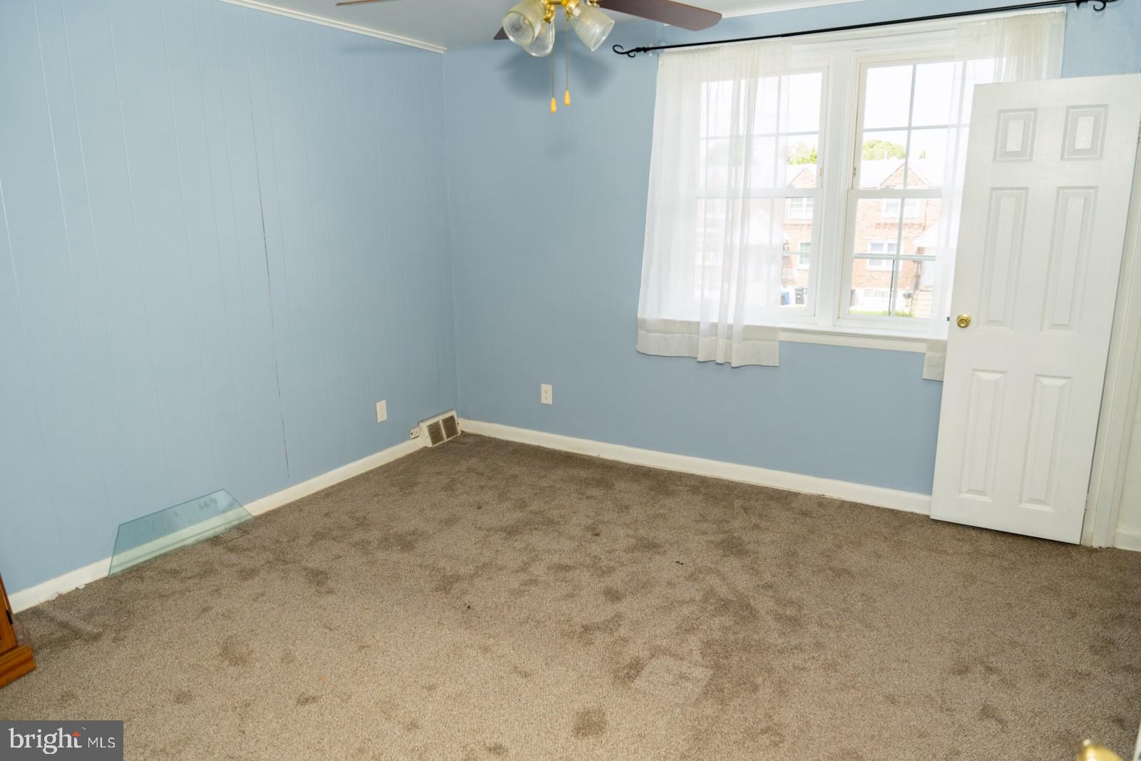 8729 Ditman Street Philadelphia, PA 19136 - Photo 16 of 32 MAIN BEDROOM