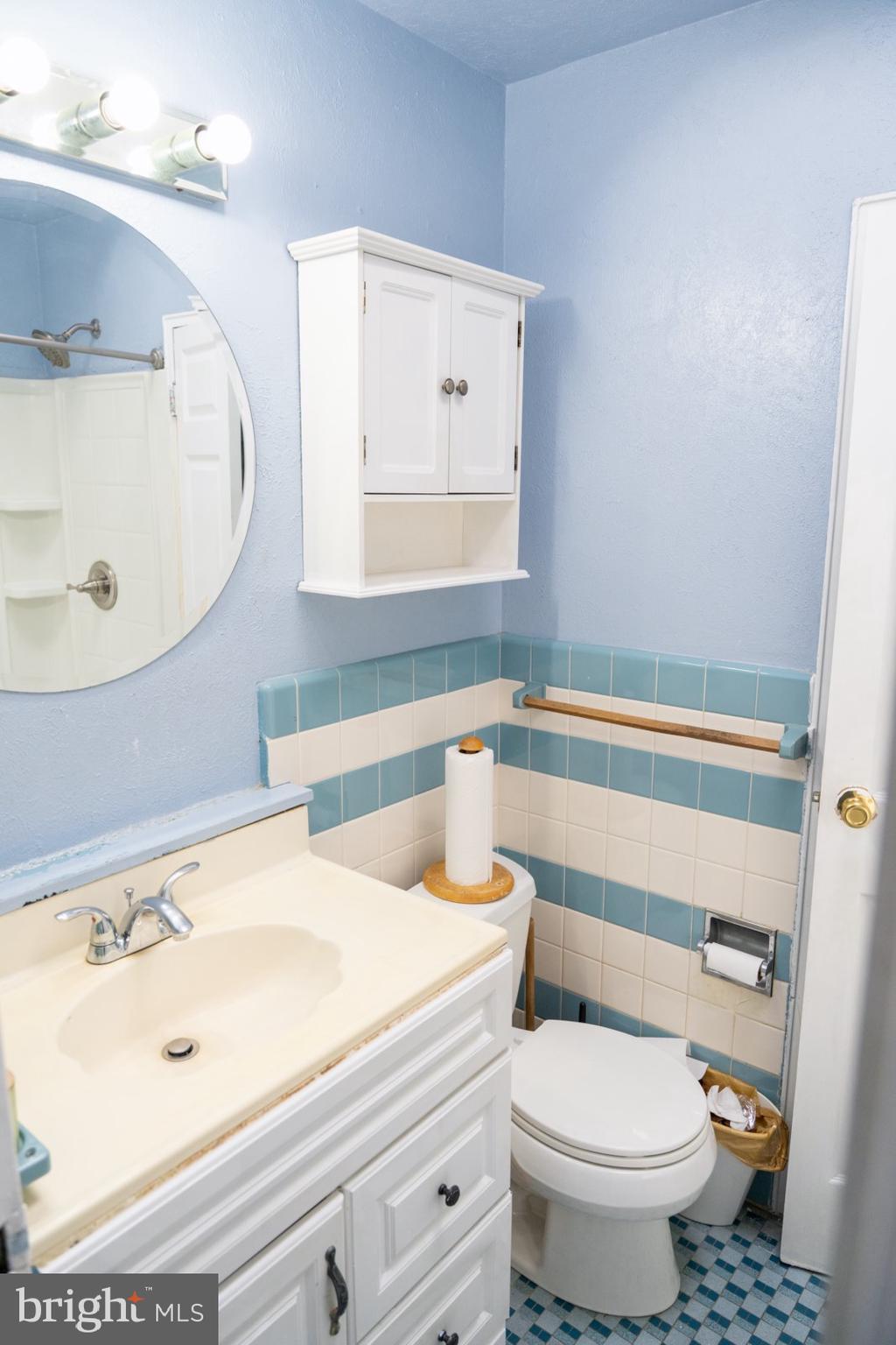 8729 Ditman Street Philadelphia, PA 19136 - Photo 21 of 32 BATHROOM
