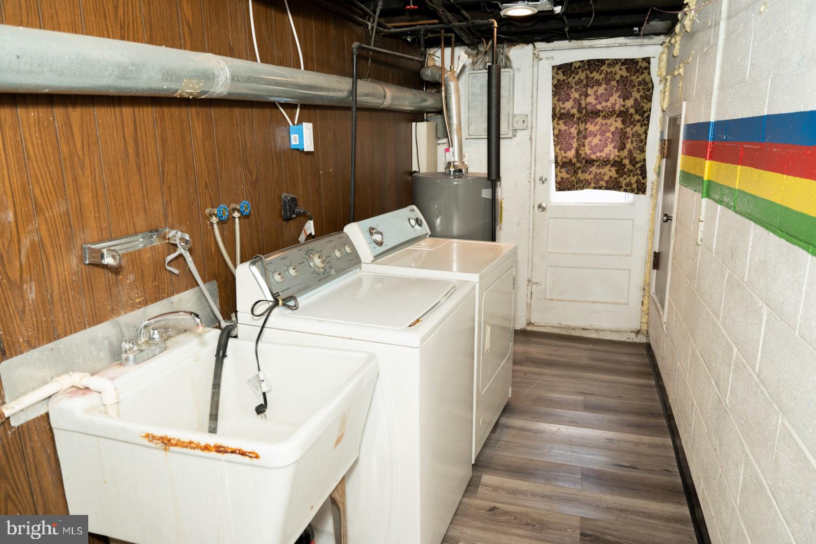 8729 Ditman Street Philadelphia, PA 19136 - Photo 27 of 32 LAUNDRY