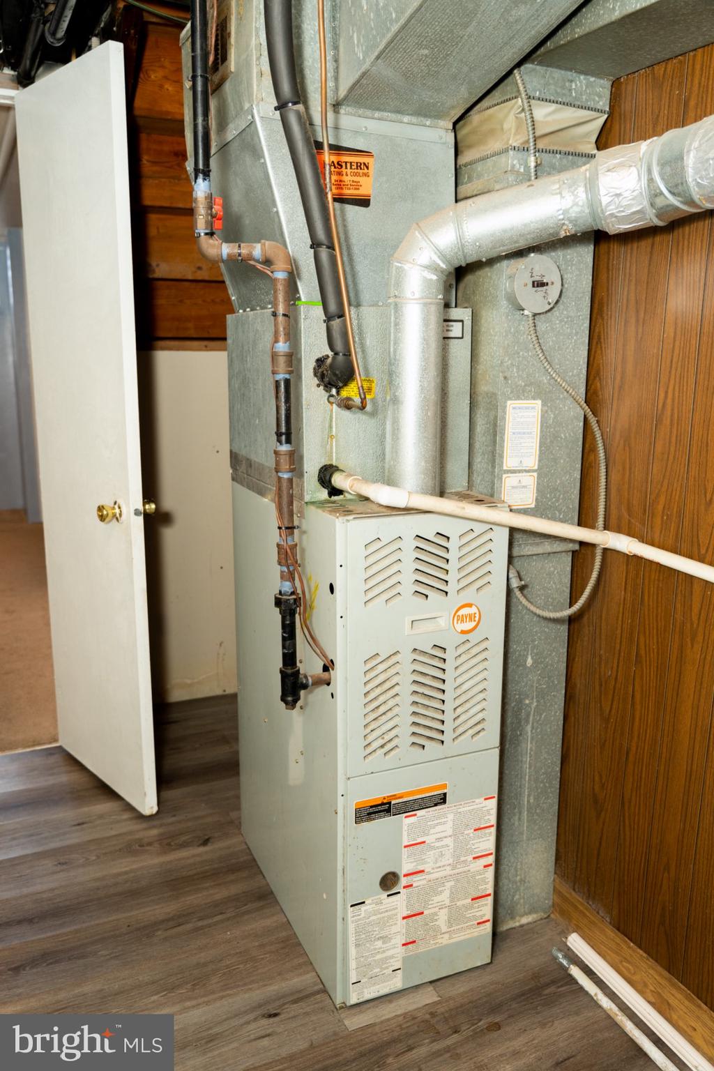 8729 Ditman Street Philadelphia, PA 19136 - Photo 28 of 32 HEATING AND COOLING UNIT