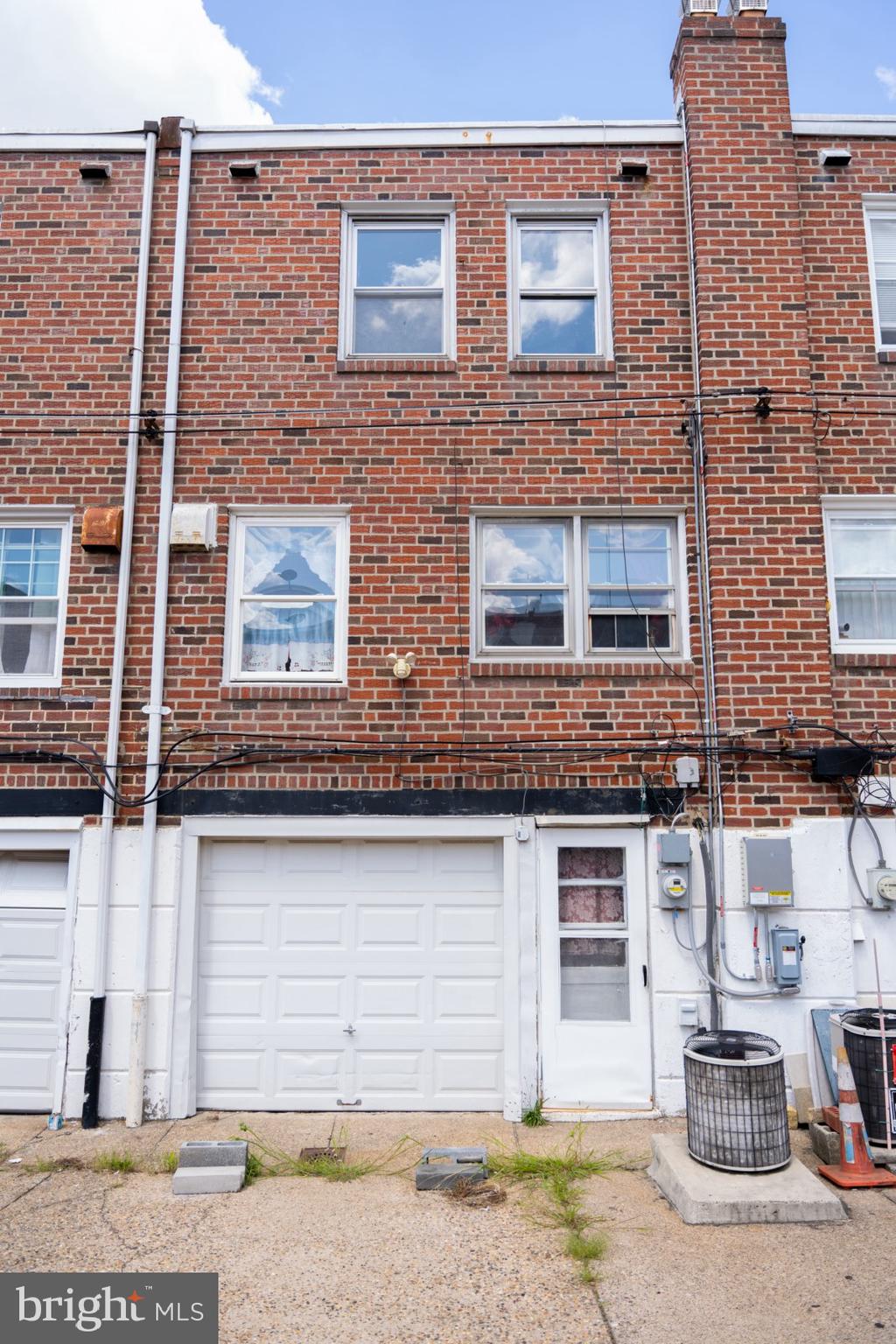 8729 Ditman Street Philadelphia, PA 19136 - Photo 29 of 32 GARAGE