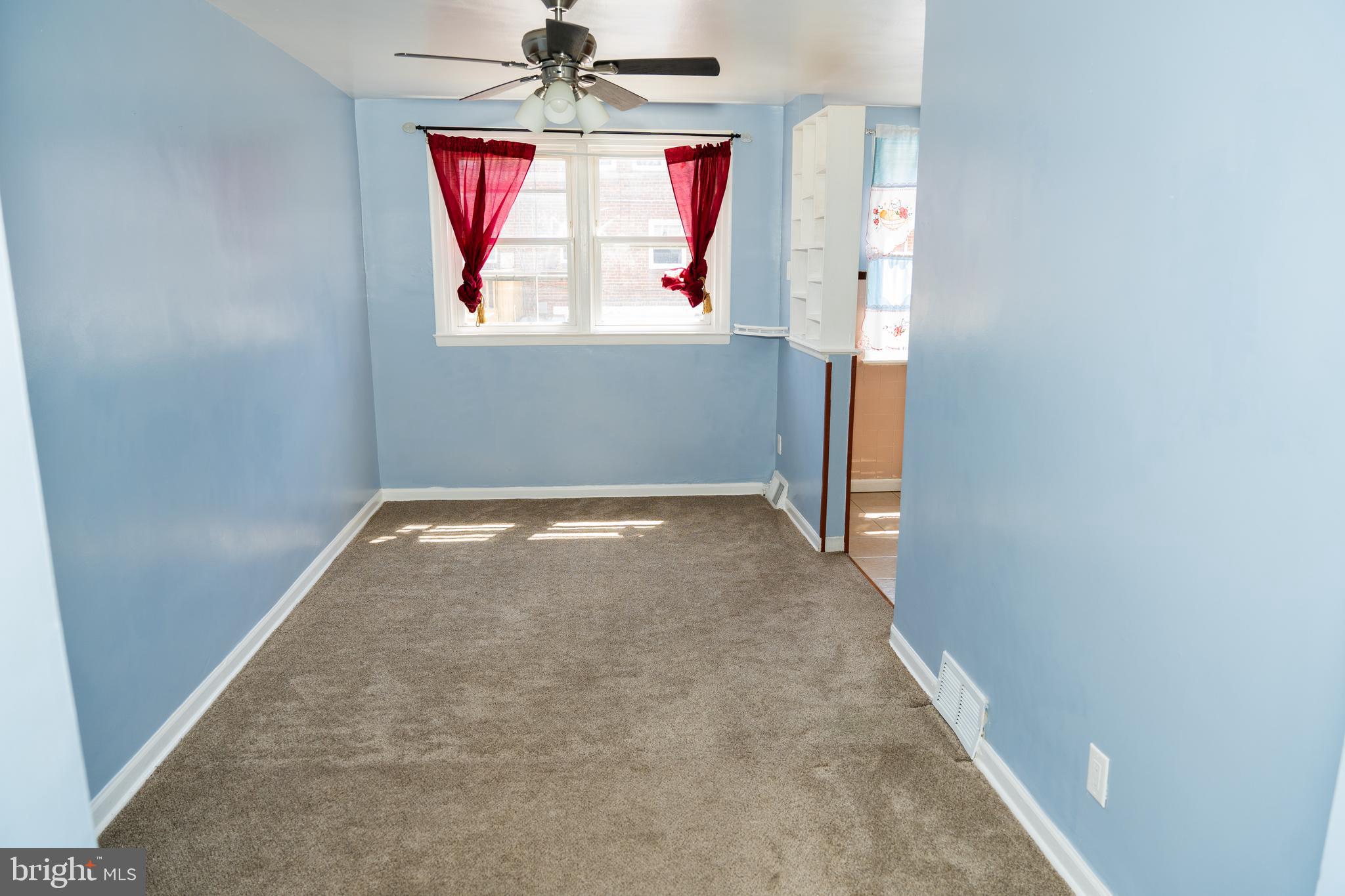 8729 Ditman Street Philadelphia, PA 19136 - Photo 6 of 32 DINNING ROOM