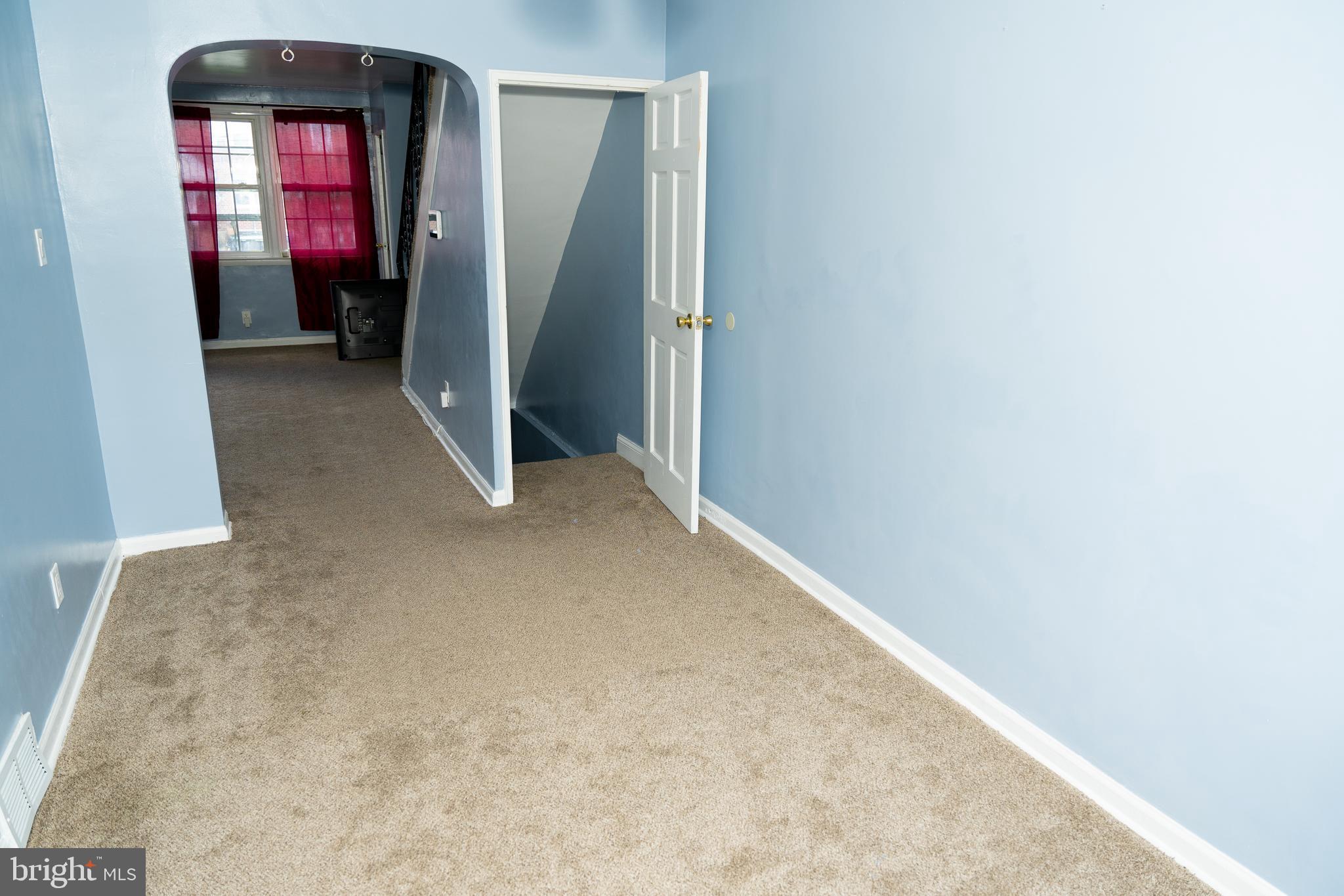 8729 Ditman Street Philadelphia, PA 19136 - Photo 7 of 32 DINNING ROOM