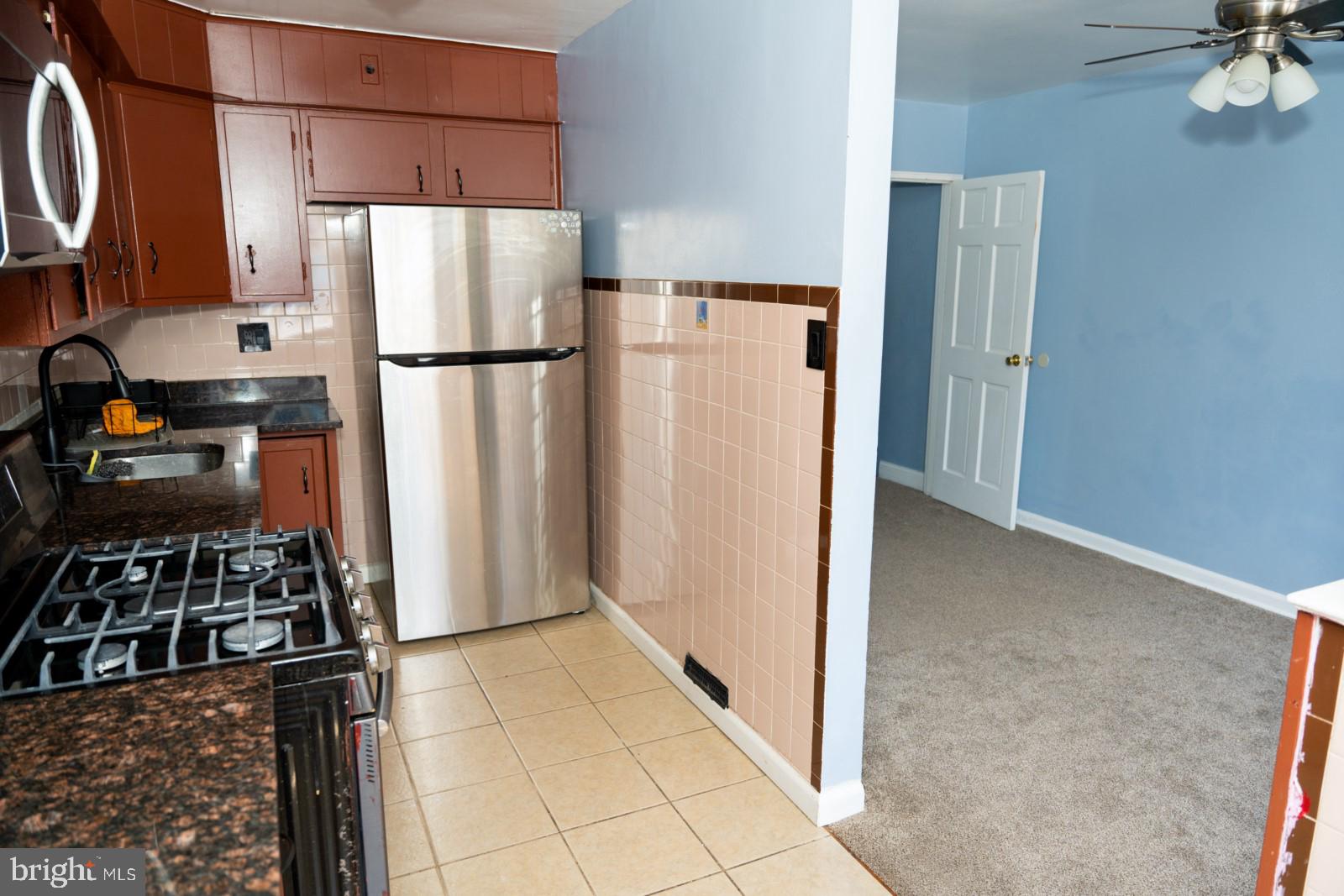 8729 Ditman Street Philadelphia, PA 19136 - Photo 8 of 32 KITCHEN