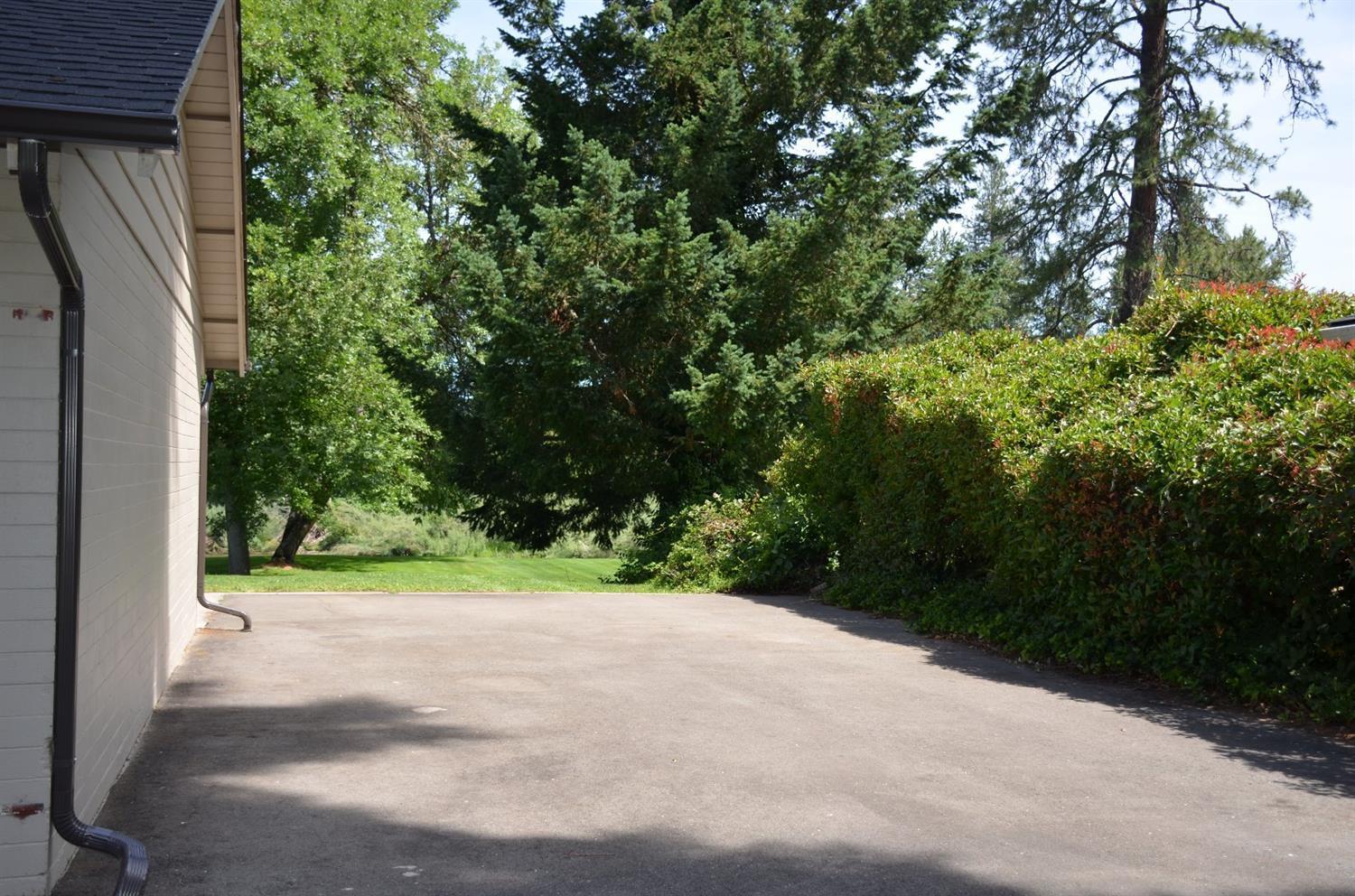 2824 South River Road Grants Pass, OR 97527 - Photo 30 of 35 RV PARKING