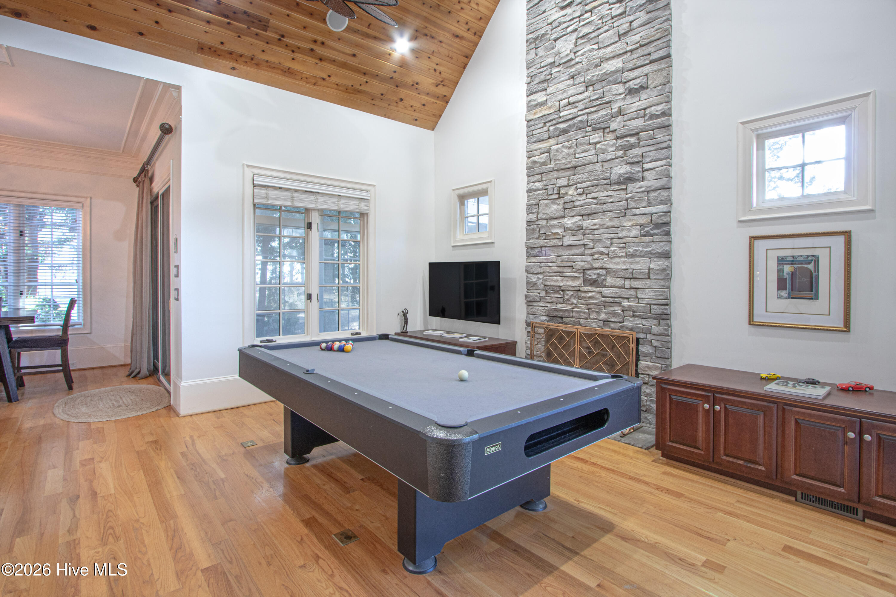 30 Spring Valley Court Pinehurst, NC 28374 - Photo 18 of 66 MainFLFamilyRm1