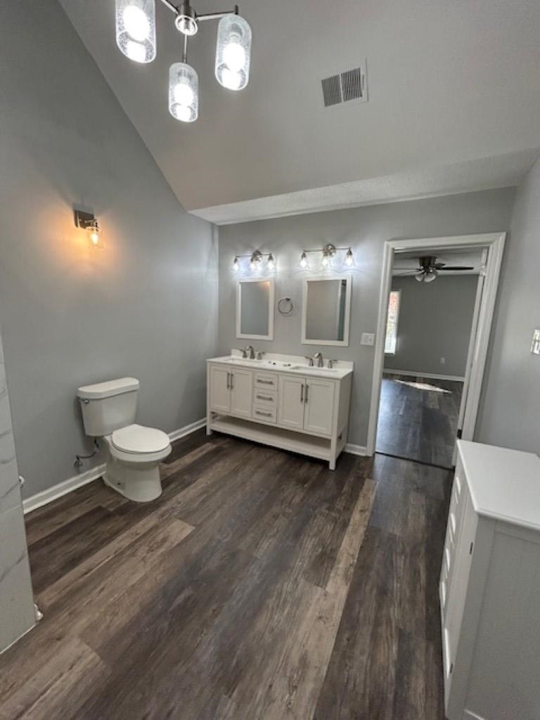 496 Quail Crest Drive Collierville, TN 38017 - Photo 18 of 23 a bathroom with a sink and a mirror