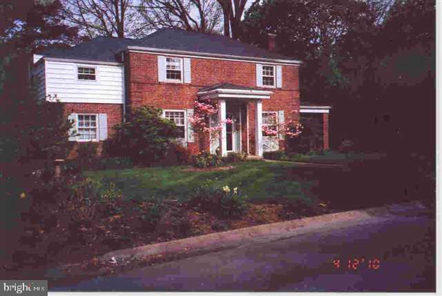 2304 Edgewood Road Harrisburg, PA 17104 - Photo 1 of 25 Gallery Image 1