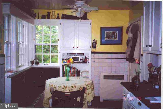 2304 Edgewood Road Harrisburg, PA 17104 - Photo 4 of 25 Gallery Image 4