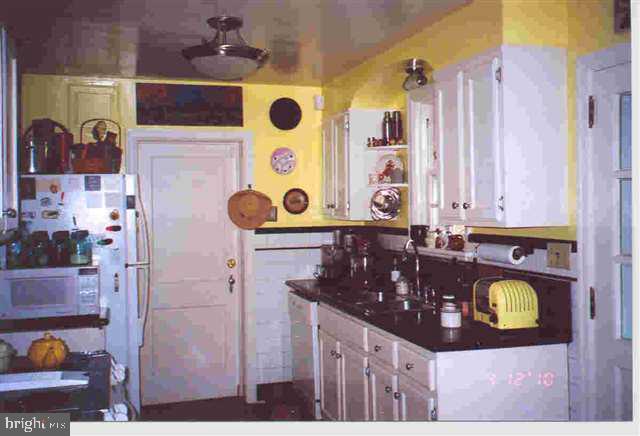 2304 Edgewood Road Harrisburg, PA 17104 - Photo 5 of 25 Gallery Image 5