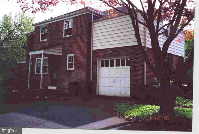 2304 Edgewood Road Harrisburg, PA 17104 - Photo 6 of 25 Gallery Image 6