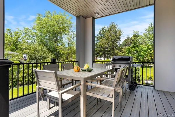 $1,595,000 | 1001 Peconic Bay Boulevard, Jamesport, NY 11901