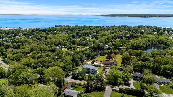 $1,595,000 | 1001 Peconic Bay Boulevard, Jamesport, NY 11901
