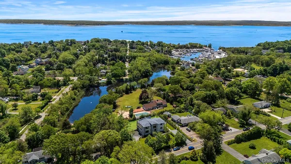 $1,595,000 | 1001 Peconic Bay Boulevard, Jamesport, NY 11901