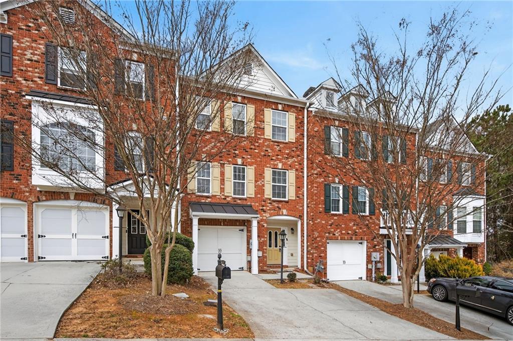 1186 Lake Point Way Suwanee, GA 30024 - Photo 2 of 35