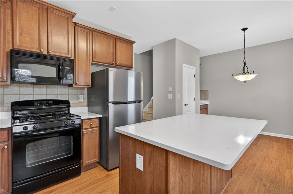 1186 Lake Point Way Suwanee, GA 30024 - Photo 8 of 35