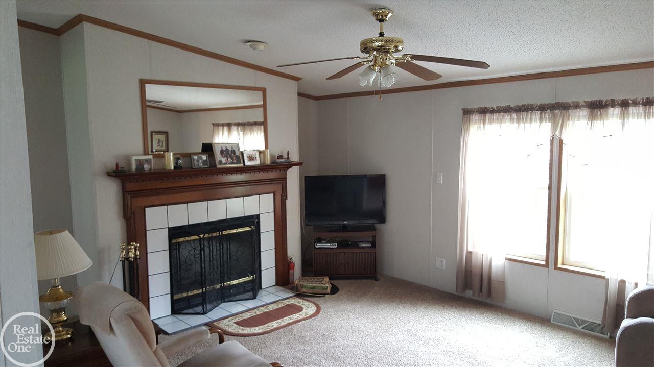 9263 Field Road Algonac, MI 48001 - Photo 9 of 18 31318064-8.JPG