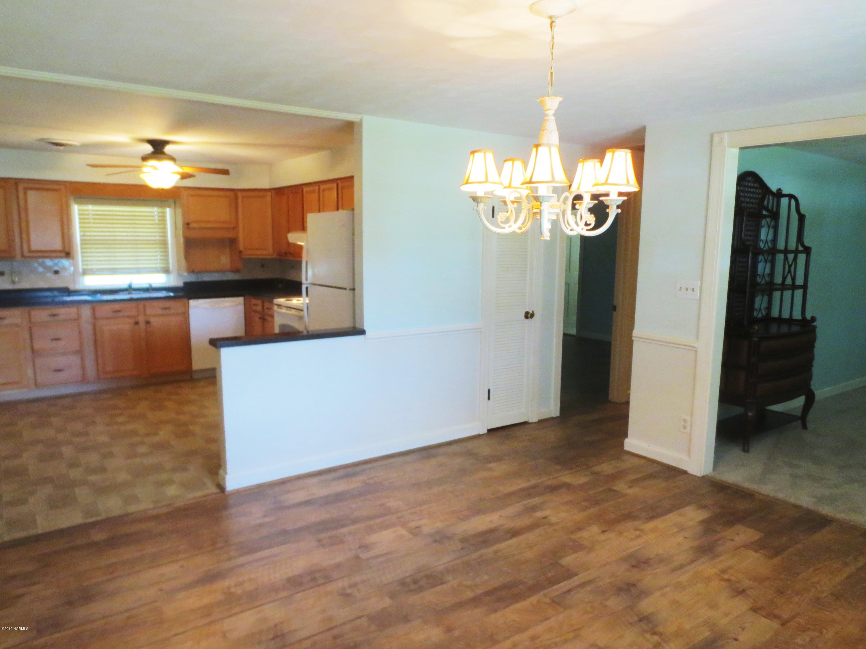 548 Hubs Rec Road Belhaven, NC 27810 - Photo 3 of 20 003 dining room 1