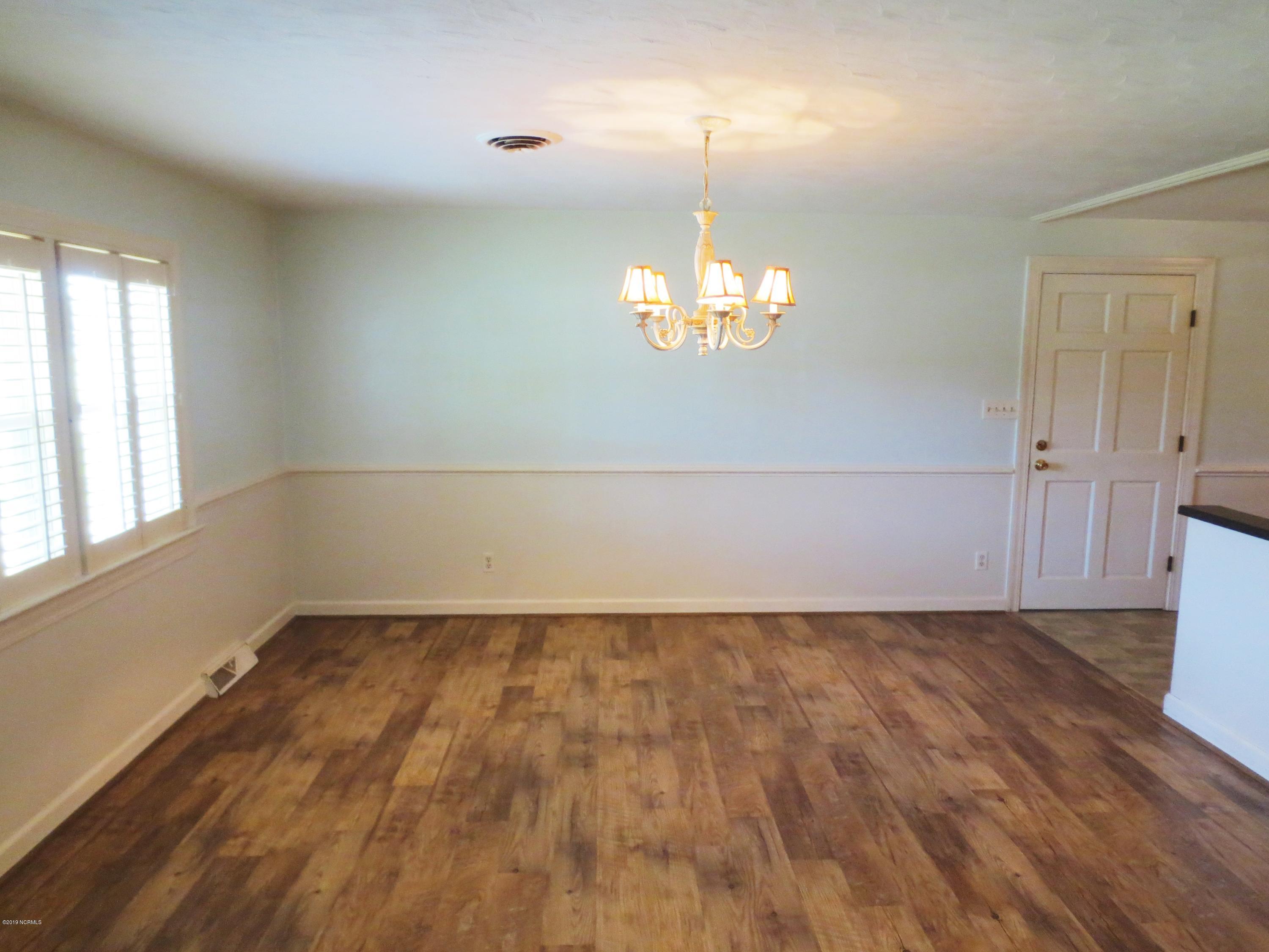 548 Hubs Rec Road Belhaven, NC 27810 - Photo 4 of 20 004 dining room 2