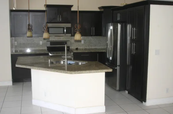 $4,250 | 7588 Parkside Lane, Margate, FL 33063