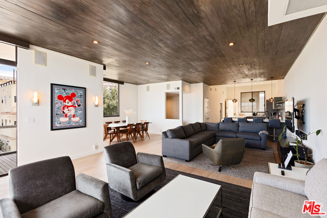 6209 Pacific Avenue, Unit 201 Playa del Rey, CA 90293 - Photo 20 of 48