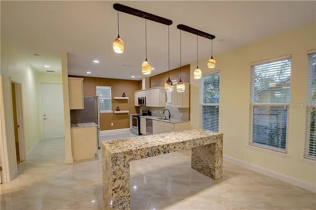 $3,785 | 123 Hill Avenue, Orlando, FL 32801