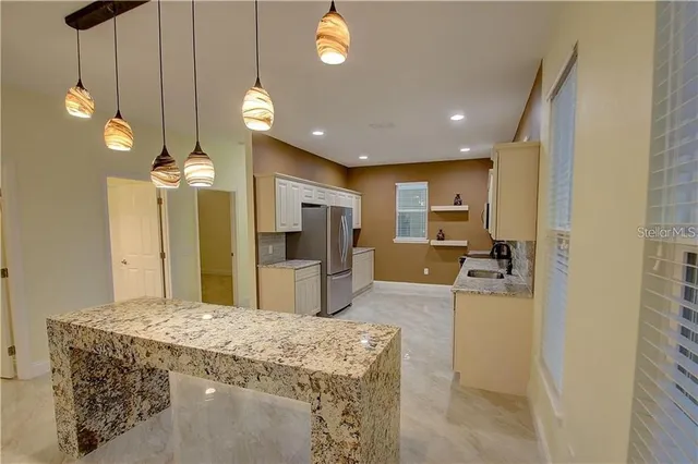 $3,785 | 123 Hill Avenue, Orlando, FL 32801