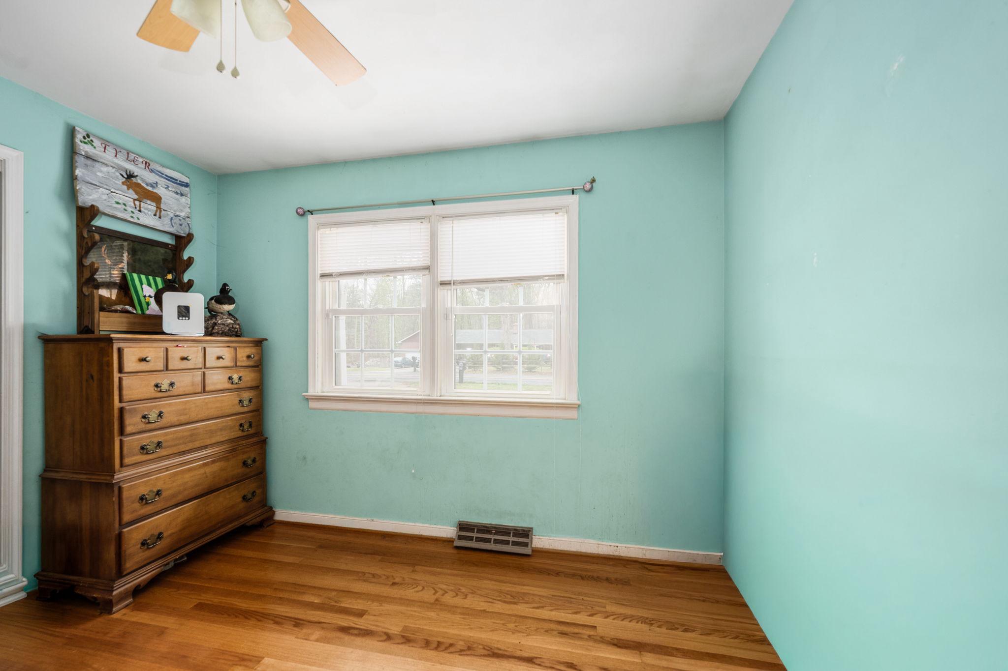 60 Richards Ferry Road Fredericksburg, VA 22406 - Photo 16 of 41 Second bedroom