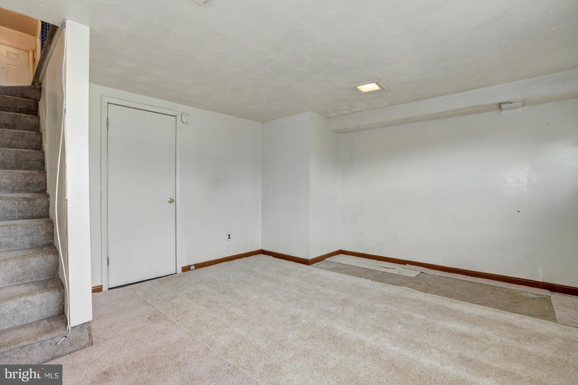 3621 Greenvale Road Baltimore, MD 21229 - Photo 19 of 27 Family Room with Walk-Out Access to Back