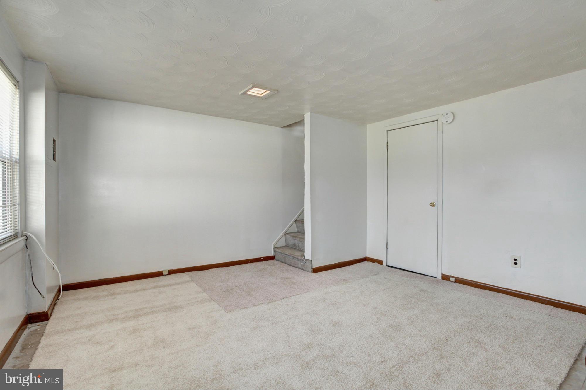 3621 Greenvale Road Baltimore, MD 21229 - Photo 20 of 27 Family Room with Walk-Out Access to Back