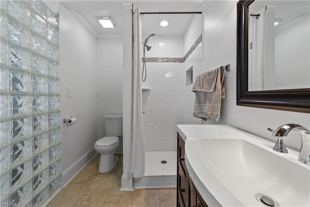 410 Forrest Street High Point, NC 27260 - Photo 13 of 39 Gallery Image 13