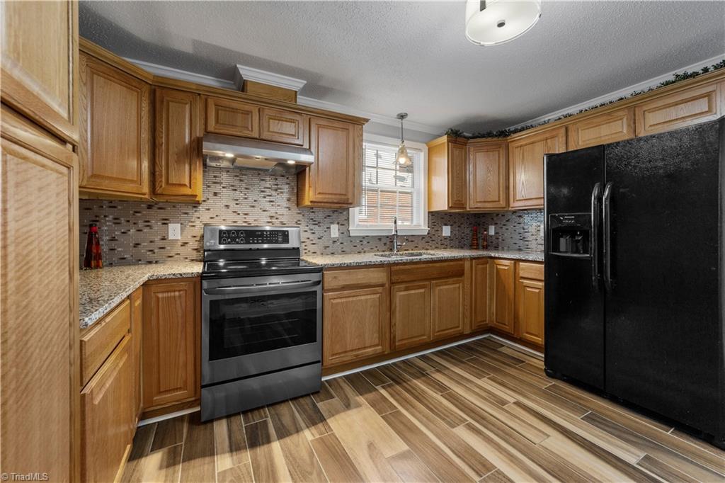 410 Forrest Street High Point, NC 27260 - Photo 8 of 39 Gallery Image 8