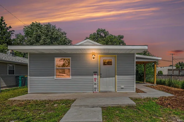 $214,900 | 218 Meridian Street, Mishawaka, IN 46544