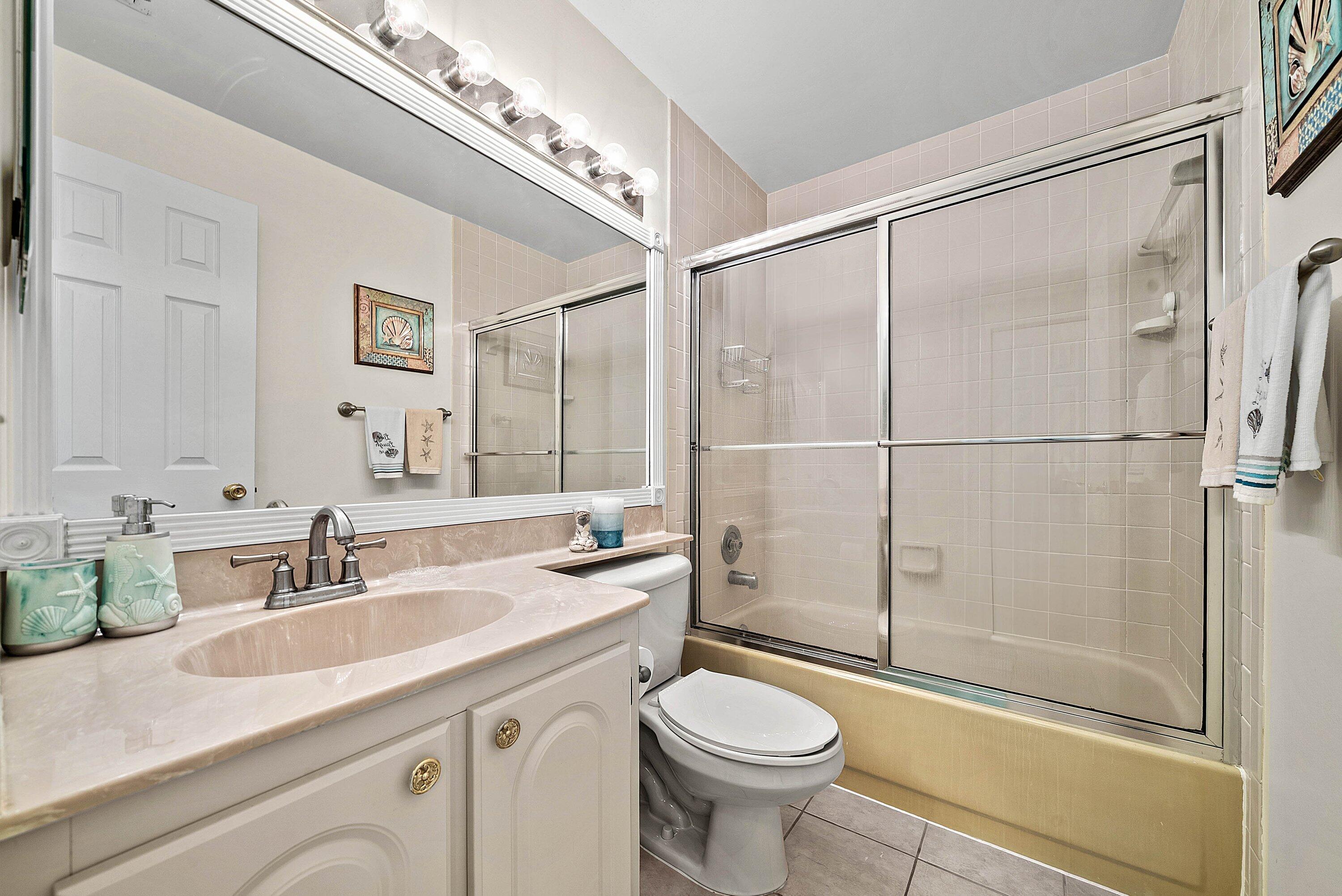 6757 Via Regina Boca Raton, FL 33433 - Photo 34 of 58 upstairs full bathroom