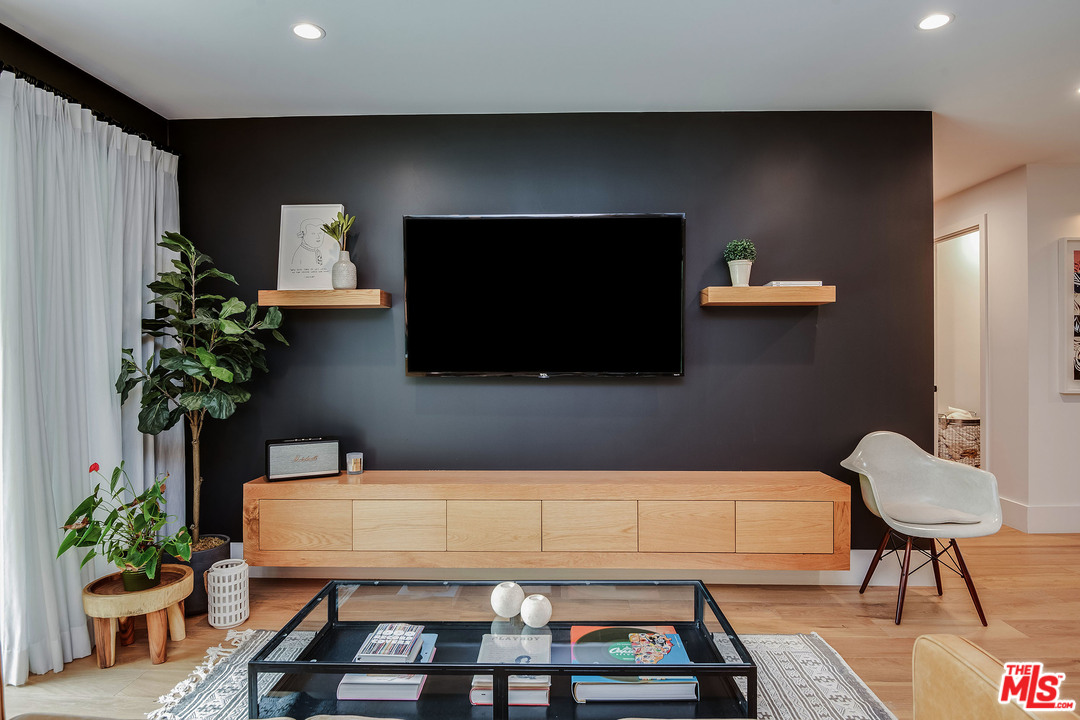 11608 Canton Place Studio City, CA 91604 - Photo 11 of 54