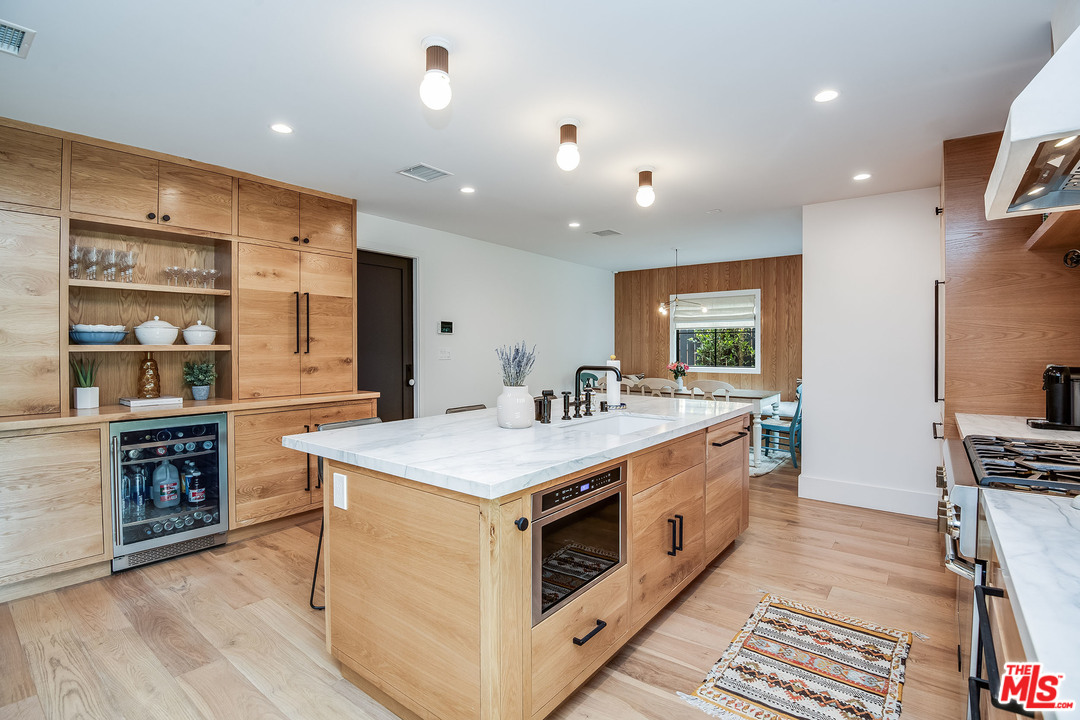 11608 Canton Place Studio City, CA 91604 - Photo 13 of 54