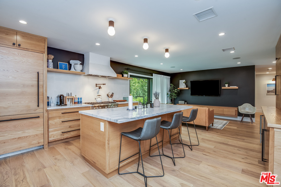 11608 Canton Place Studio City, CA 91604 - Photo 15 of 54