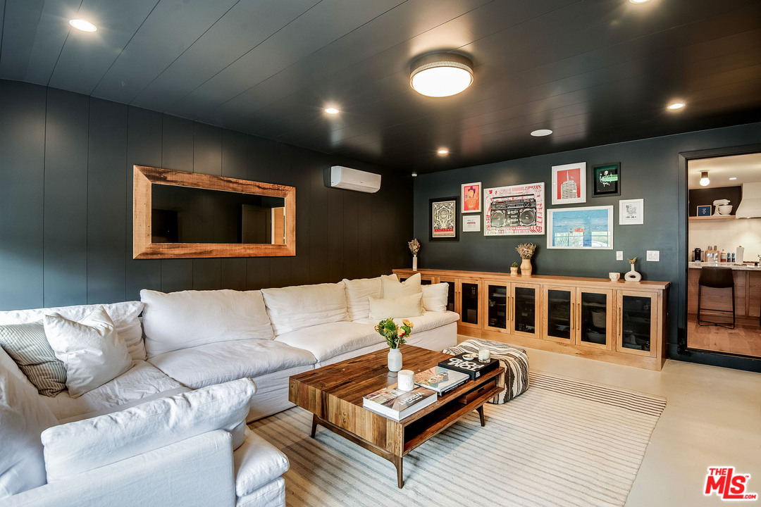 11608 Canton Place Studio City, CA 91604 - Photo 22 of 54