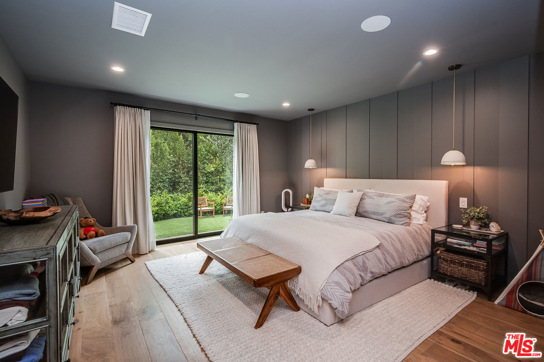 11608 Canton Place Studio City, CA 91604 - Photo 25 of 54