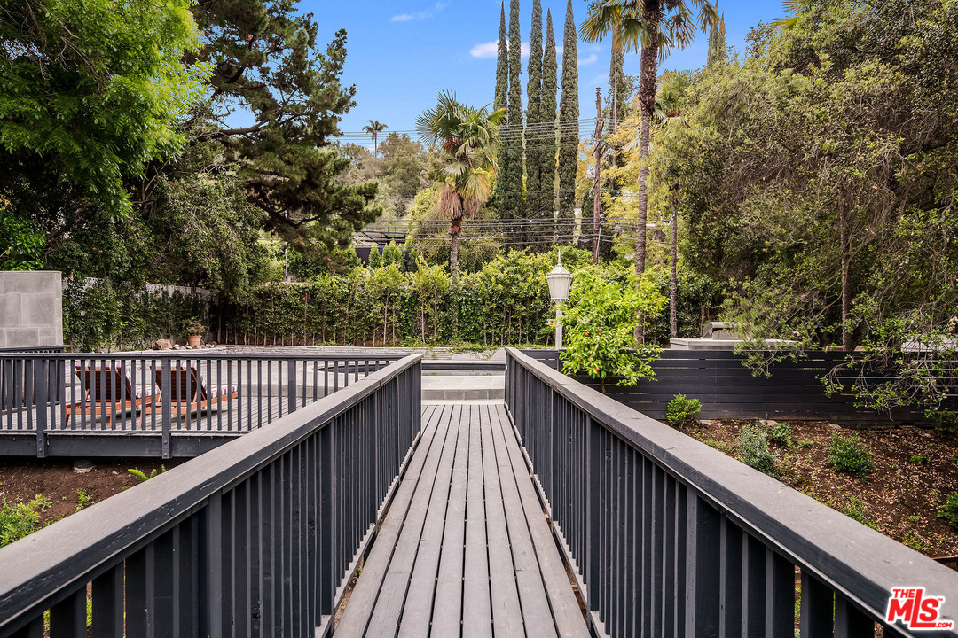 11608 Canton Place Studio City, CA 91604 - Photo 47 of 54