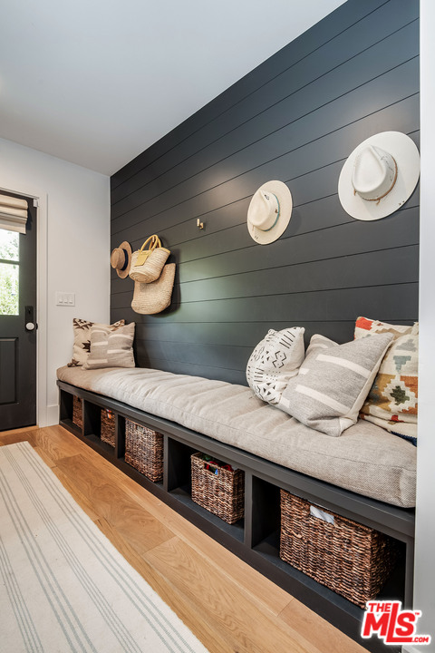 11608 Canton Place Studio City, CA 91604 - Photo 9 of 54