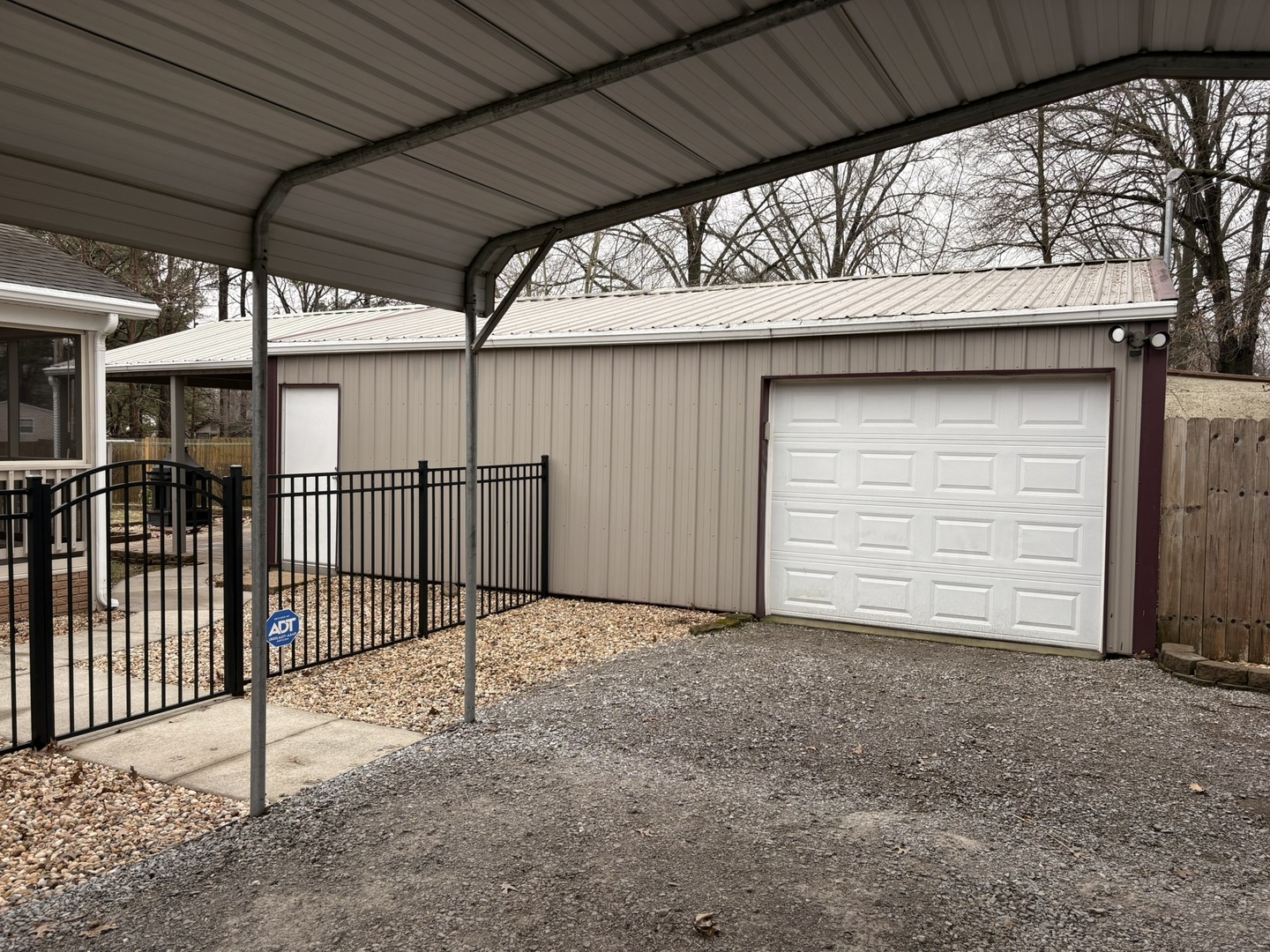 13822 Cutler Street Benton, IL 62812 - Photo 5 of 31