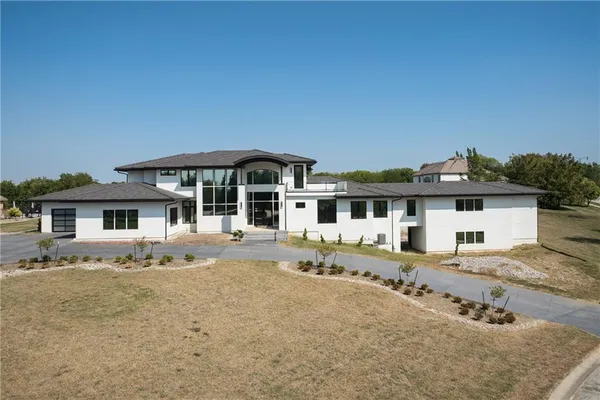 $3,250,000 | 3331 South Saddle Ridge Court, Independence, MO 64057