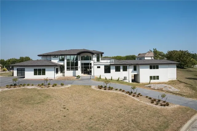 $3,250,000 | 3331 South Saddle Ridge Court, Independence, MO 64057