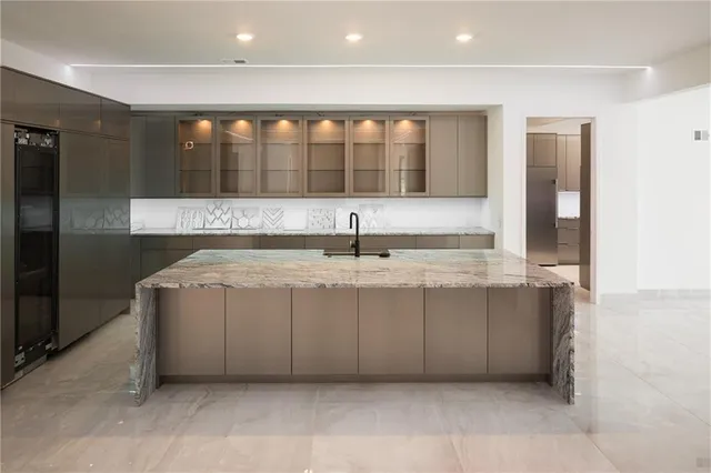 $3,250,000 | 3331 South Saddle Ridge Court, Independence, MO 64057