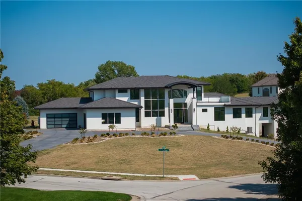 $3,250,000 | 3331 South Saddle Ridge Court, Independence, MO 64057